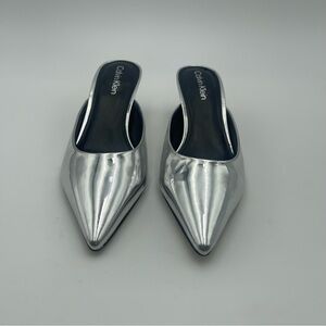 Calvin Klein Kalyn-SZ 7M-Women-silver Metallic Pump Shoes-Used